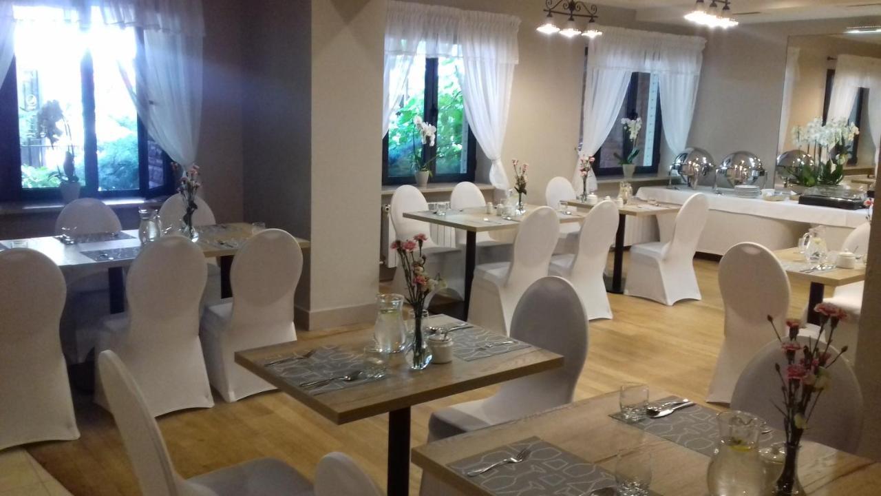 Hotel Echo Cedzyna Dış mekan fotoğraf