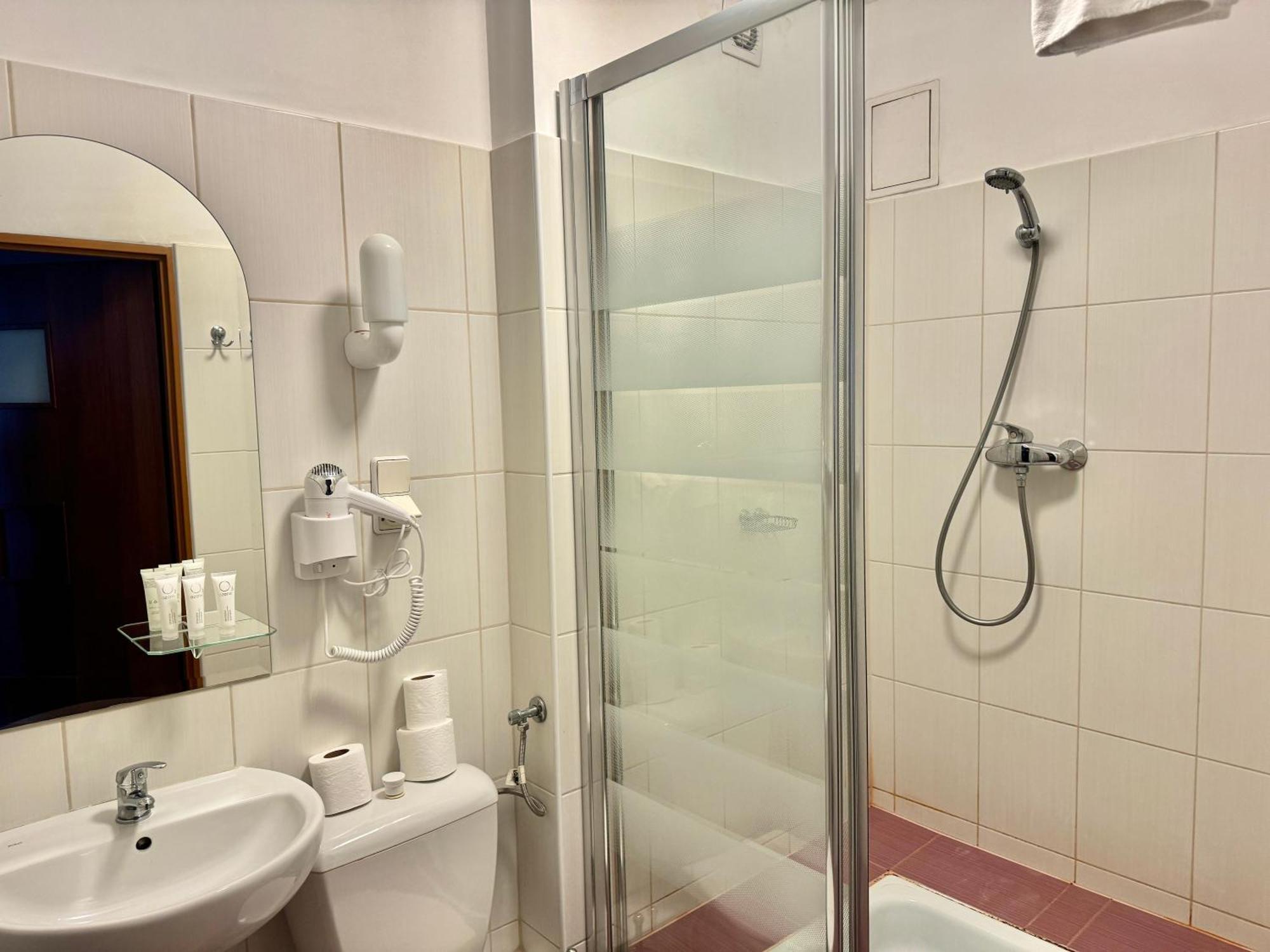 Hotel Echo Cedzyna Oda fotoğraf