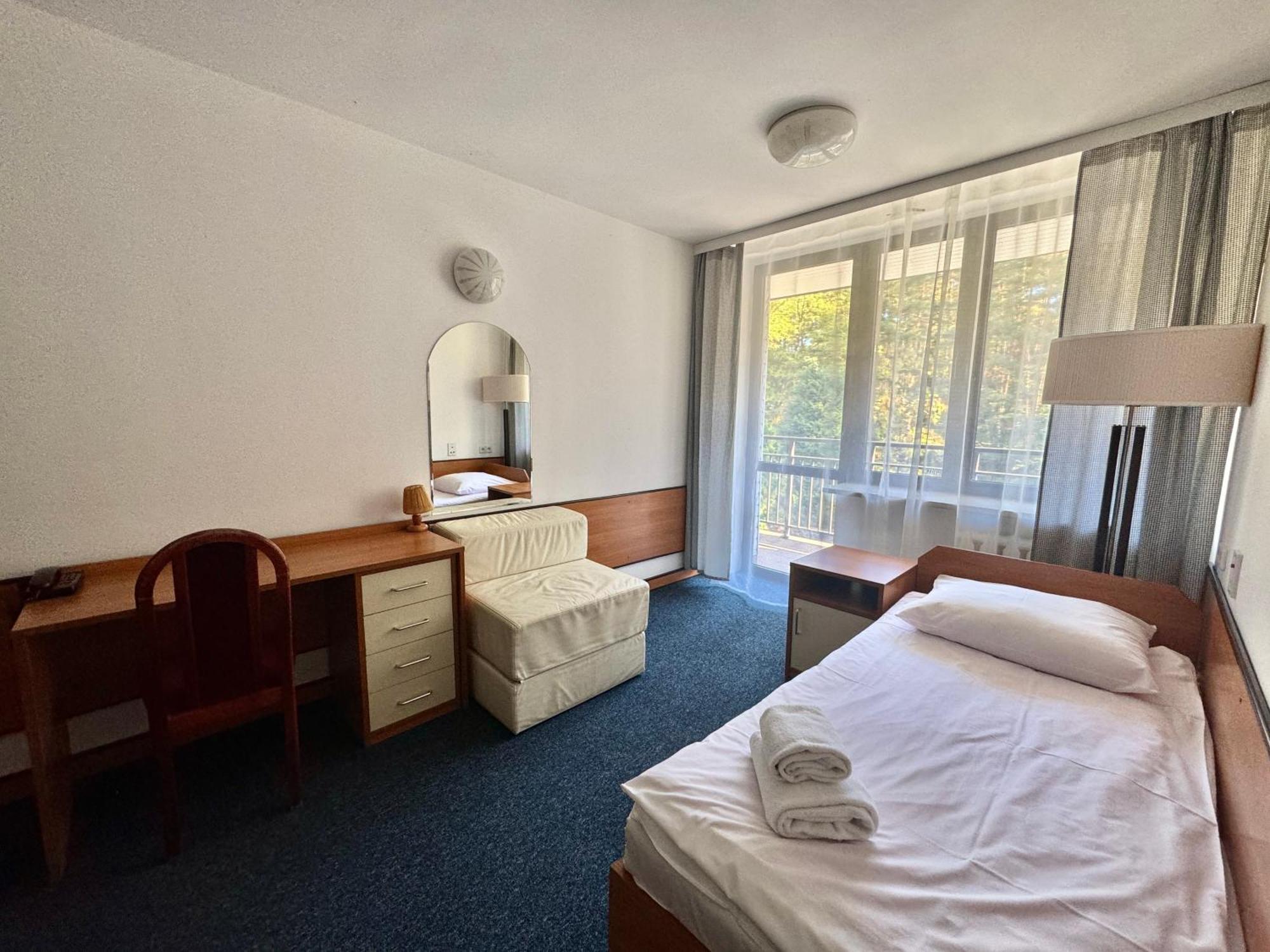 Hotel Echo Cedzyna Oda fotoğraf